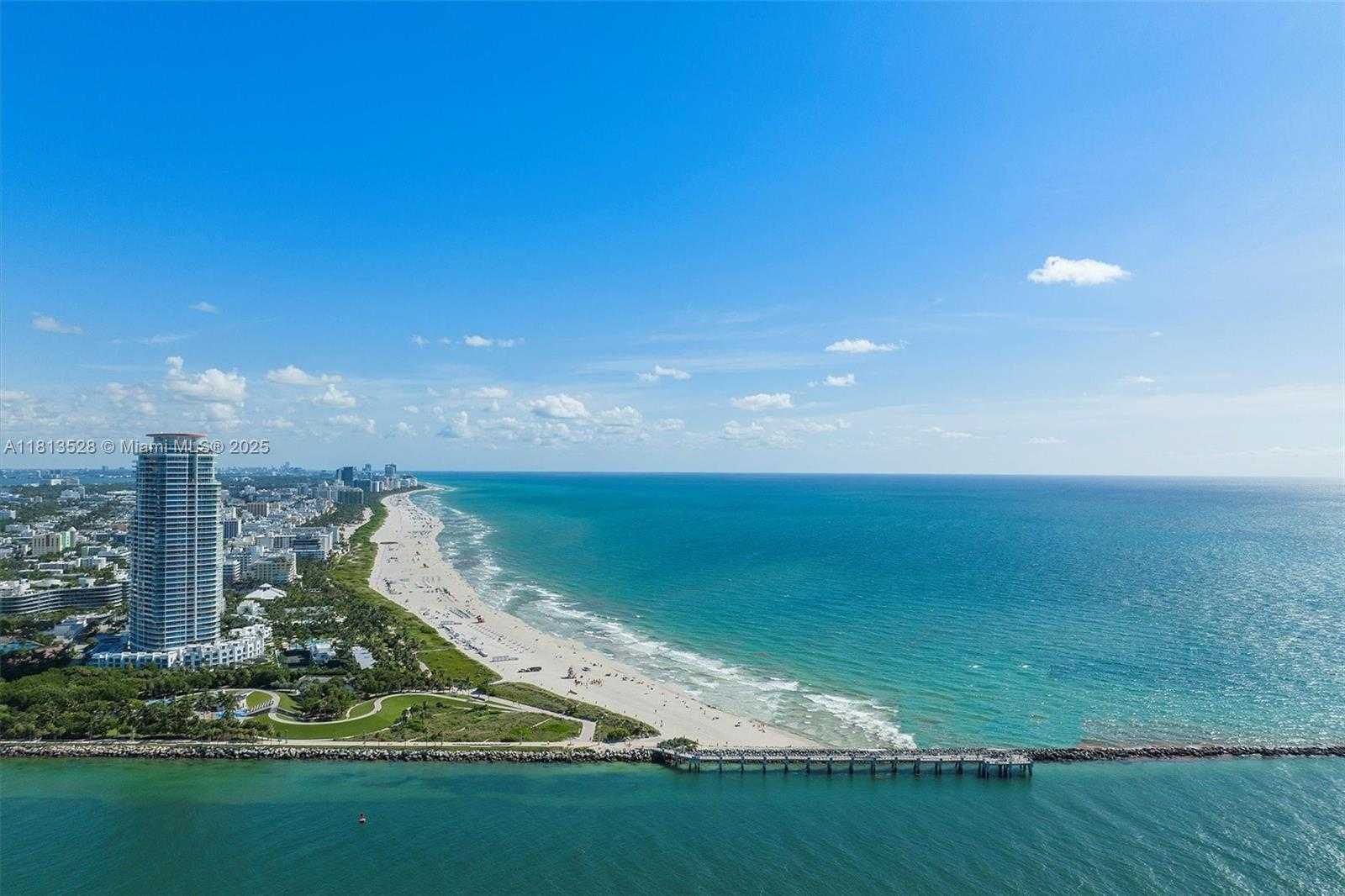 Small Image of 100 SOUTH POINTE DR #TH-15, Miami Beach Number 41