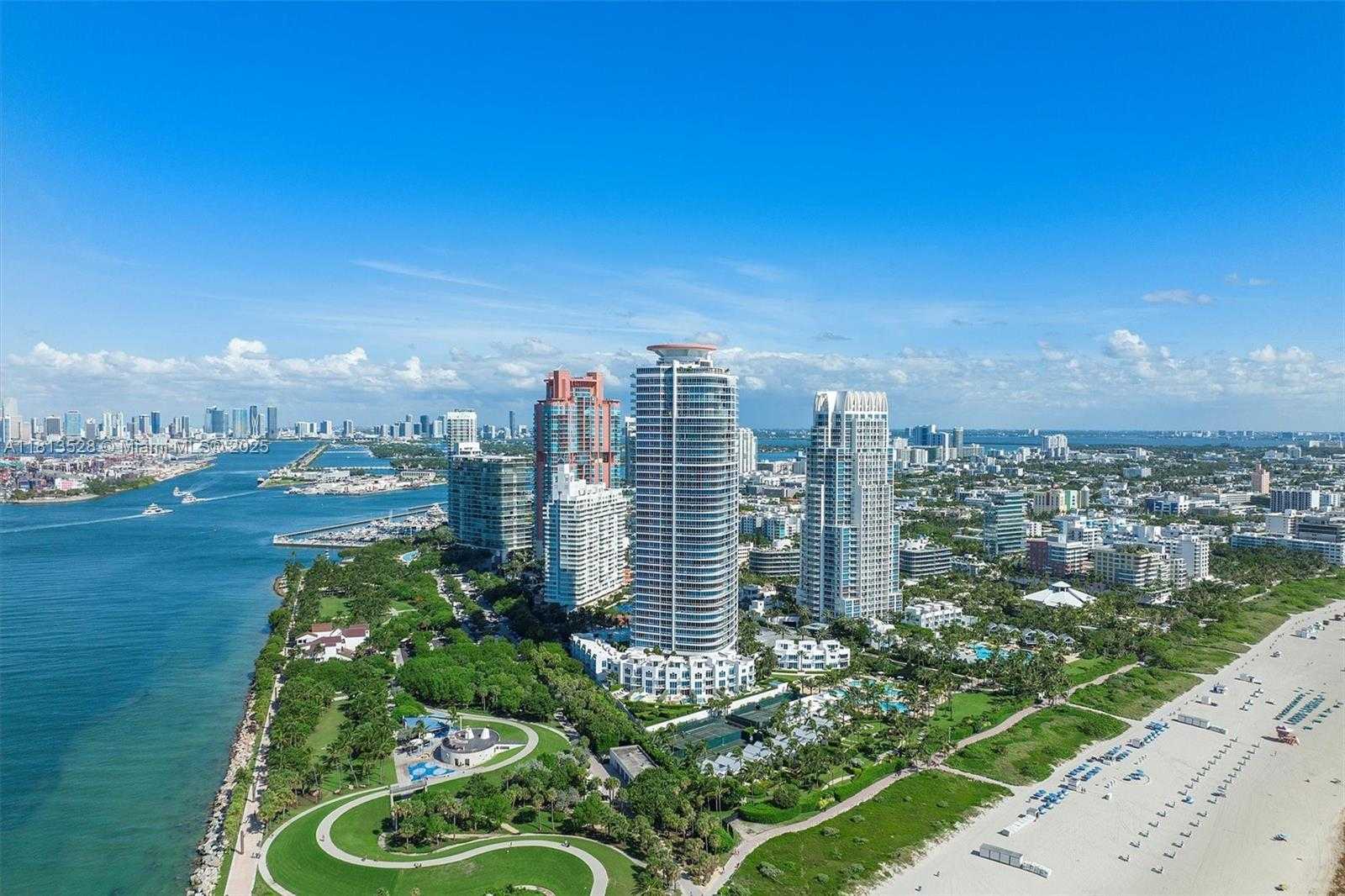 Small Image of 100 SOUTH POINTE DR #TH-15, Miami Beach Number 42