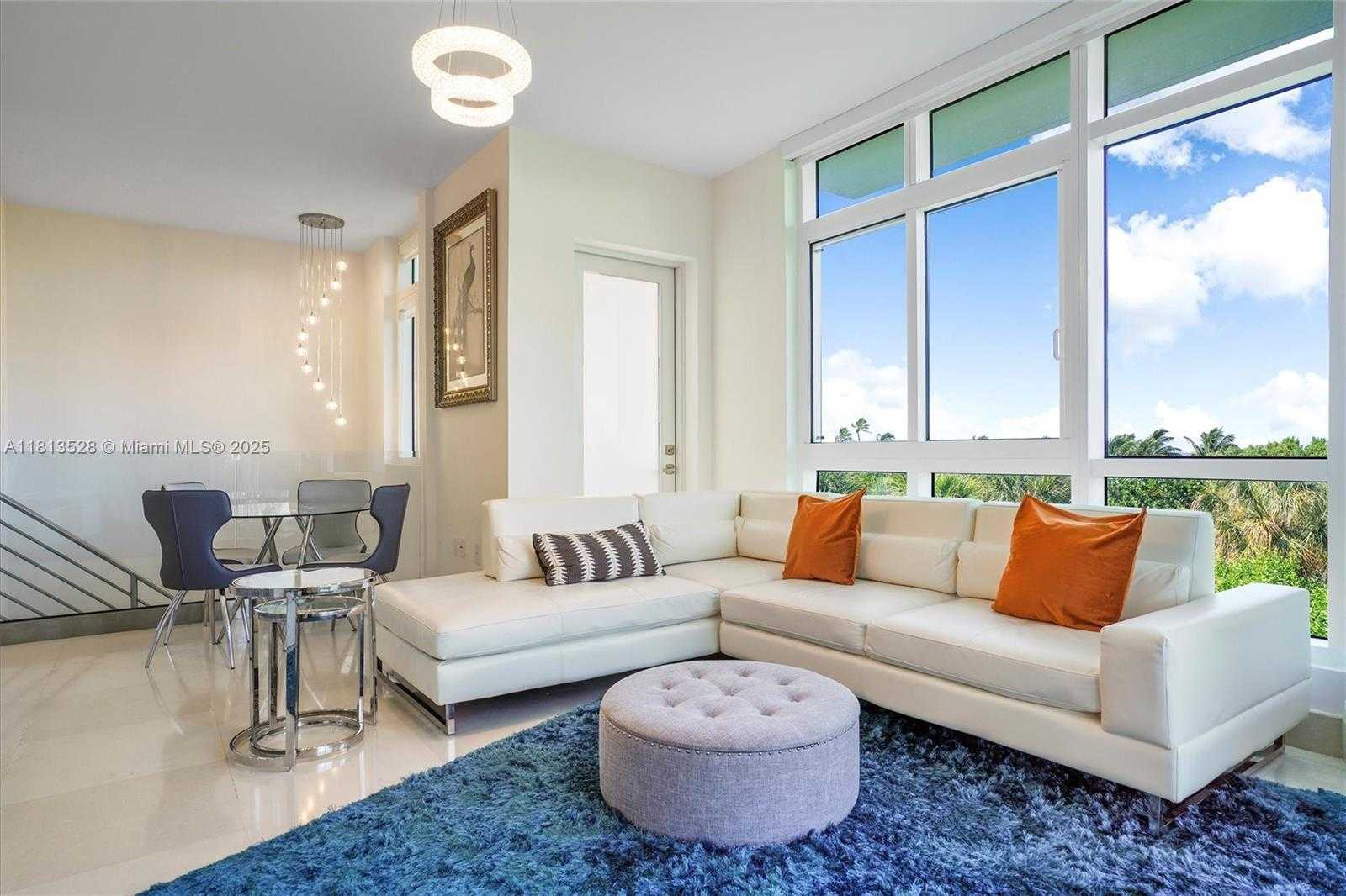 Small Image of 100 SOUTH POINTE DR #TH-15, Miami Beach Number 5