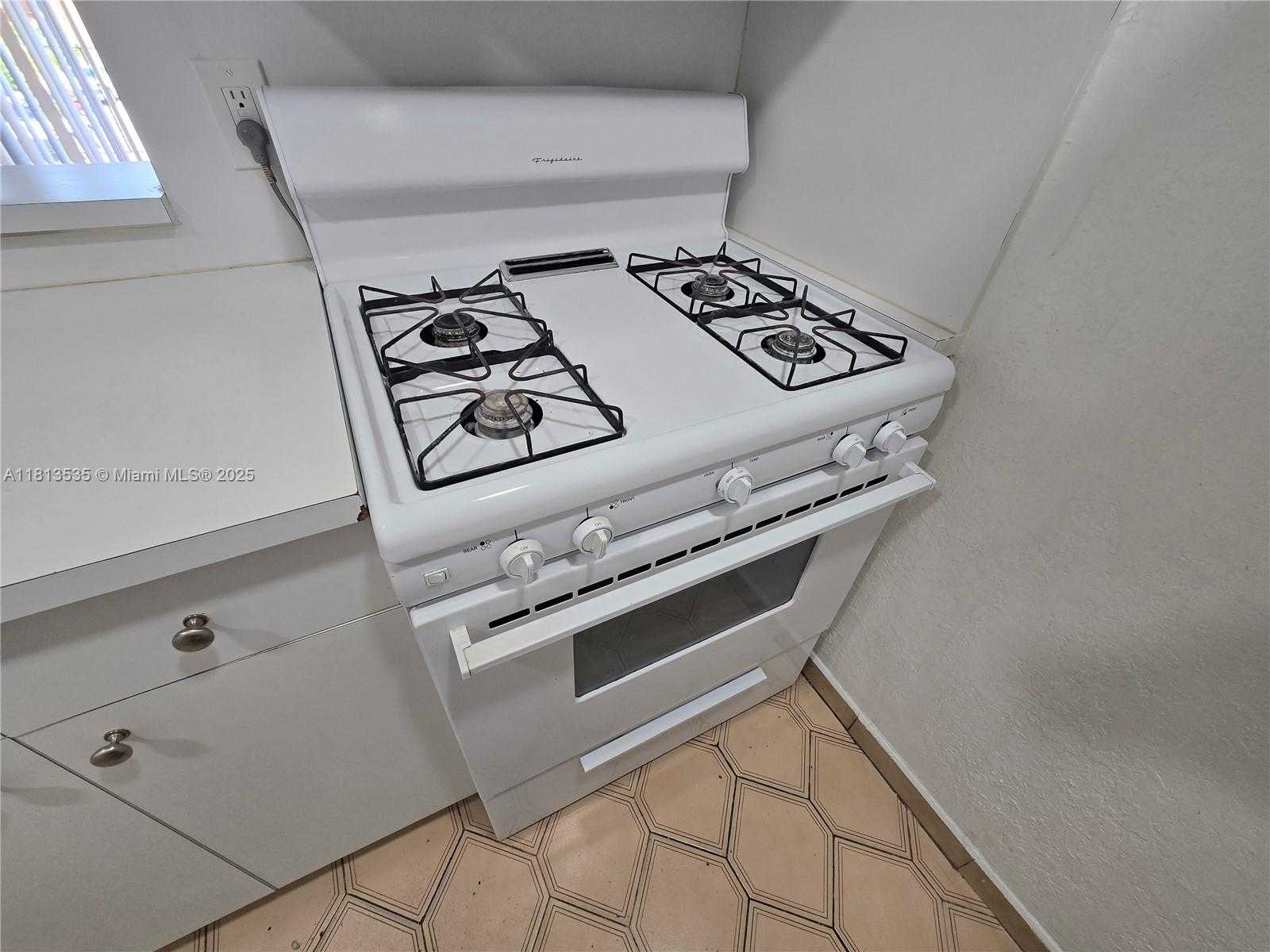 Small Image of 1305 WEST 53 ST #410, Hialeah Number 17