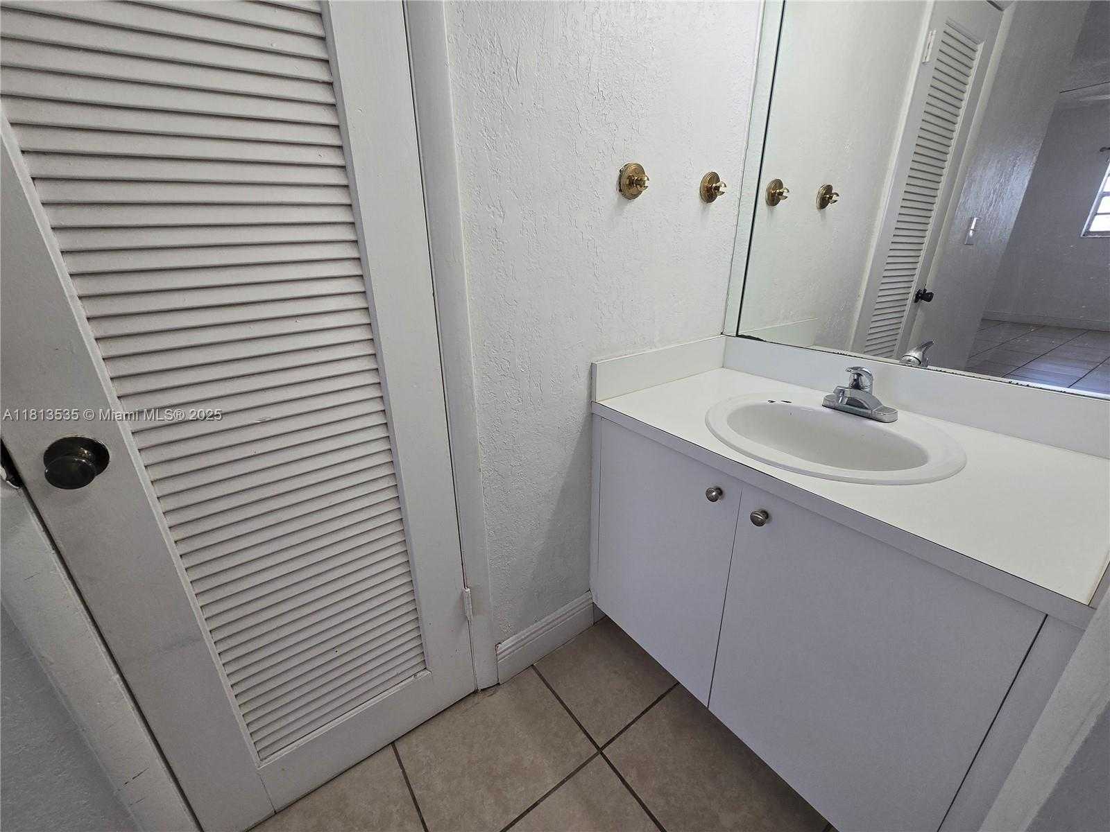 Small Image of 1305 WEST 53 ST #410, Hialeah Number 23