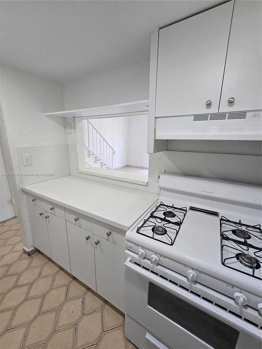 Small Image of 1305 WEST 53 ST #410, Hialeah Number 45