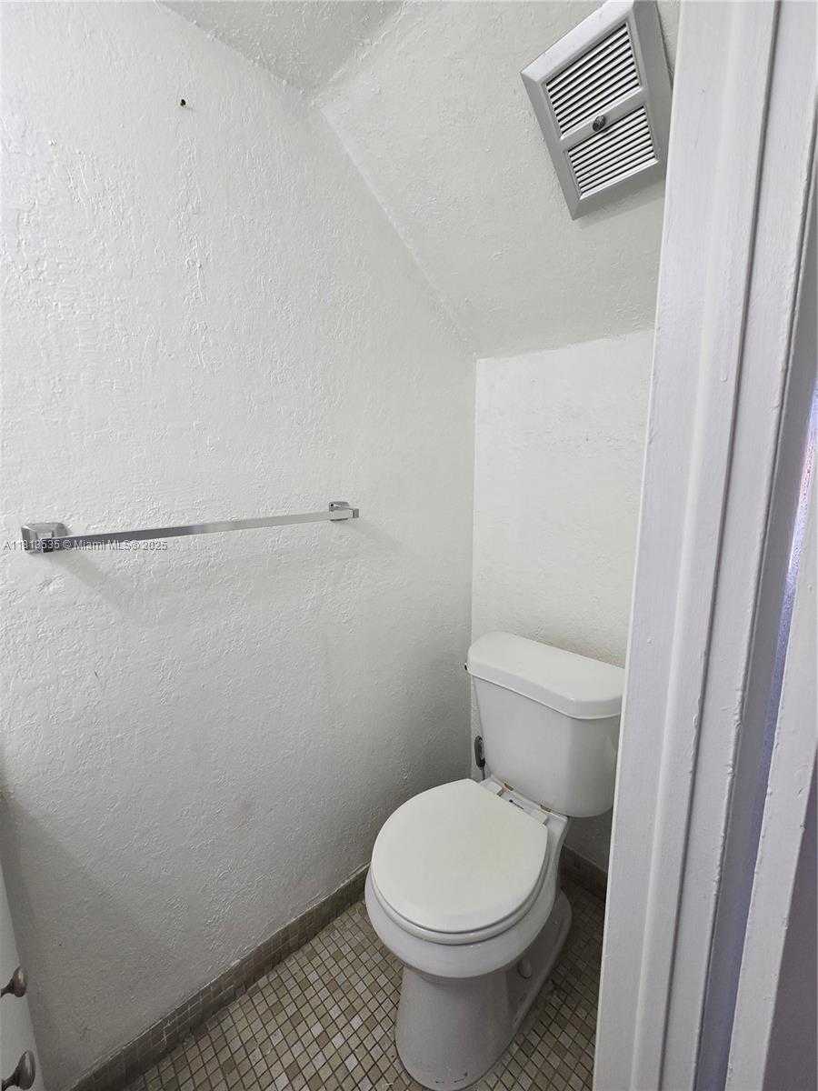 Small Image of 1305 WEST 53 ST #410, Hialeah Number 48