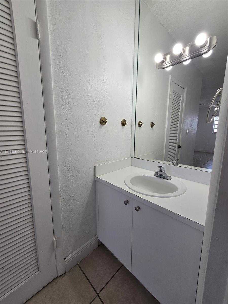 Small Image of 1305 WEST 53 ST #410, Hialeah Number 64