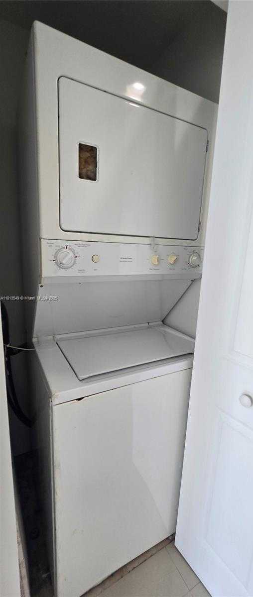Small Image of 7910 HARBOR ISLAND DR #1001, North Bay Village Number 16