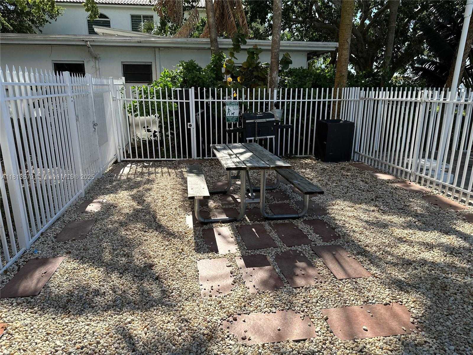 Small Image of 1455 NORTH TREASURE DR #2C, North Bay Village Number 11