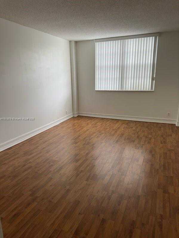 Small Image of 1455 NORTH TREASURE DR #2C, North Bay Village Number 14