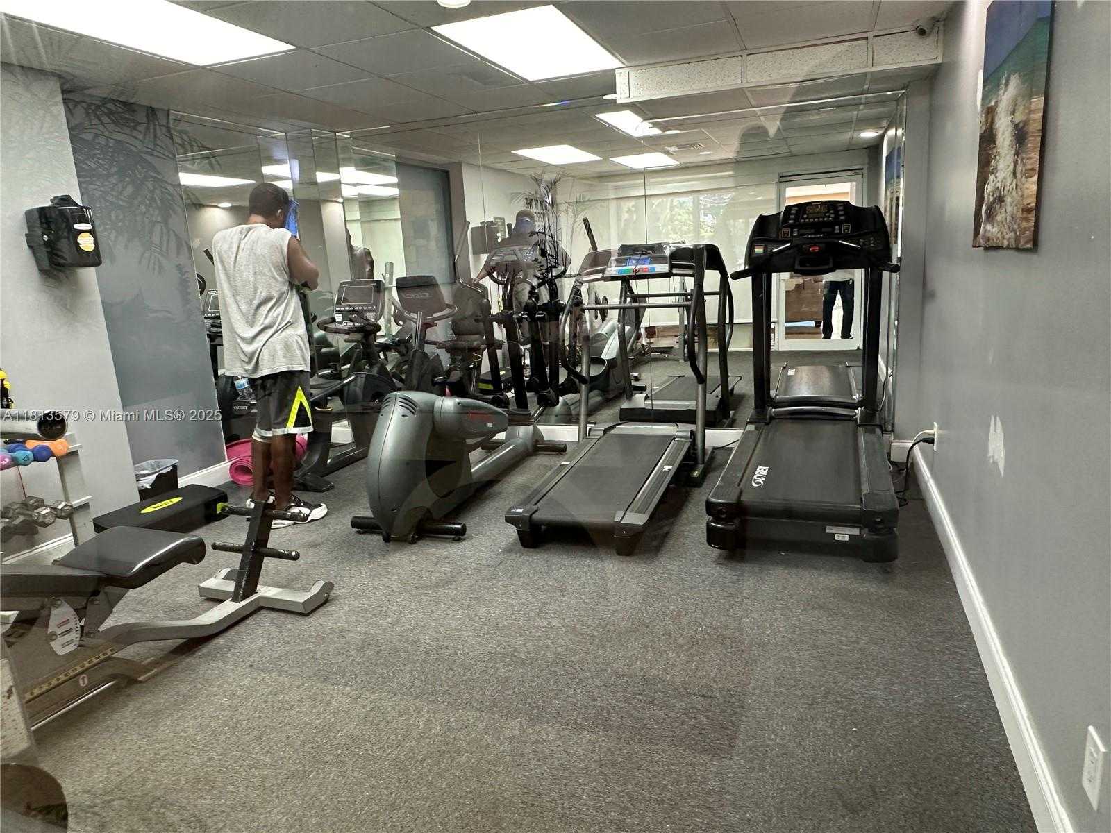 Small Image of 1455 NORTH TREASURE DR #2C, North Bay Village Number 18
