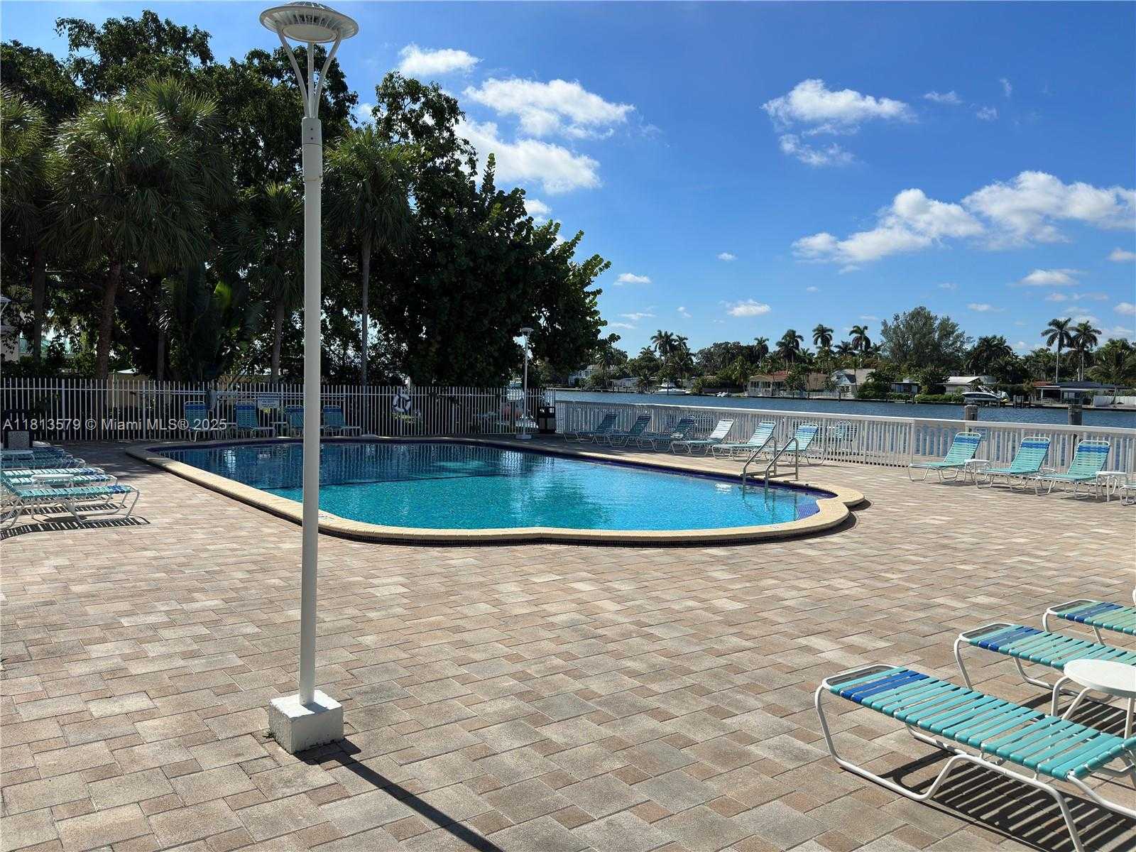 Small Image of 1455 NORTH TREASURE DR #2C, North Bay Village Number 6