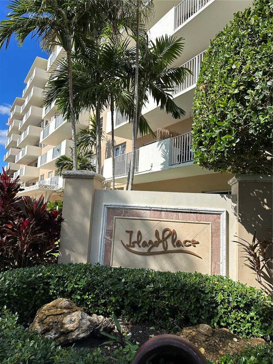 Small Image of 1455 NORTH TREASURE DR #2C, North Bay Village Number 8