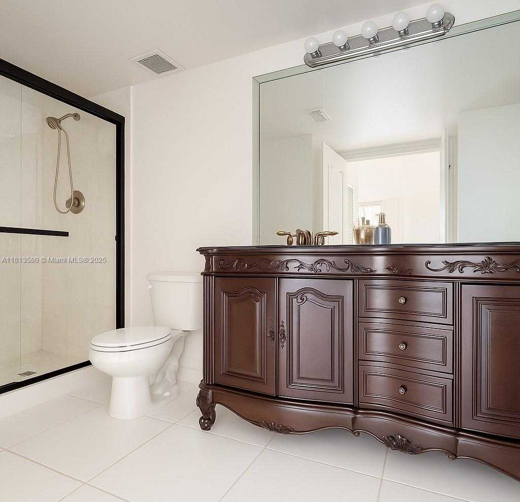 Small Image of 3300 NORTH EAST 191ST ST #1703, Aventura Number 4