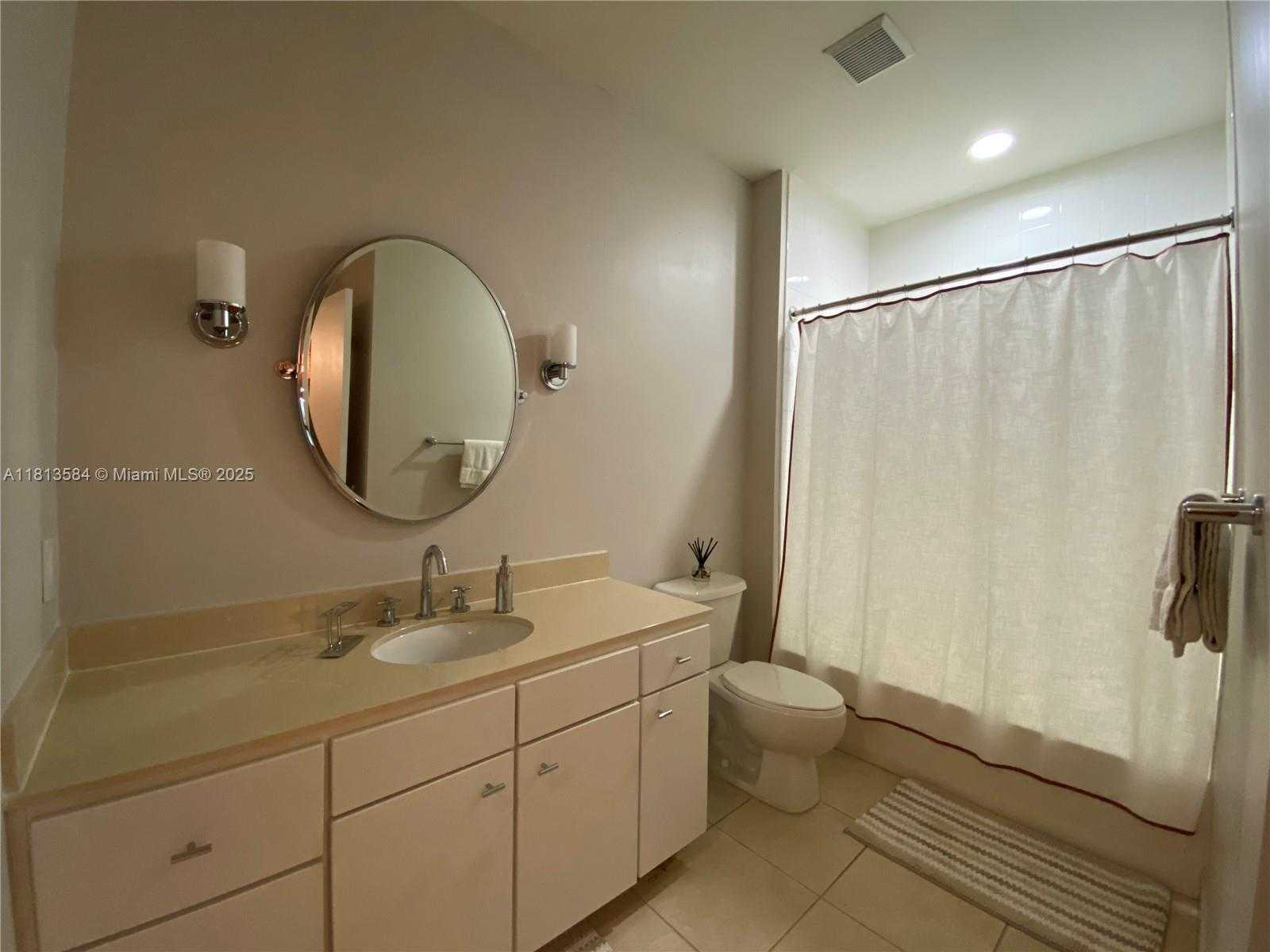 Small Image of 2001 BISCAYNE BLVD #3203, Miami Number 10