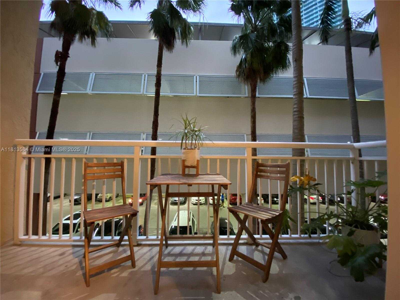 Small Image of 2001 BISCAYNE BLVD #3203, Miami Number 11