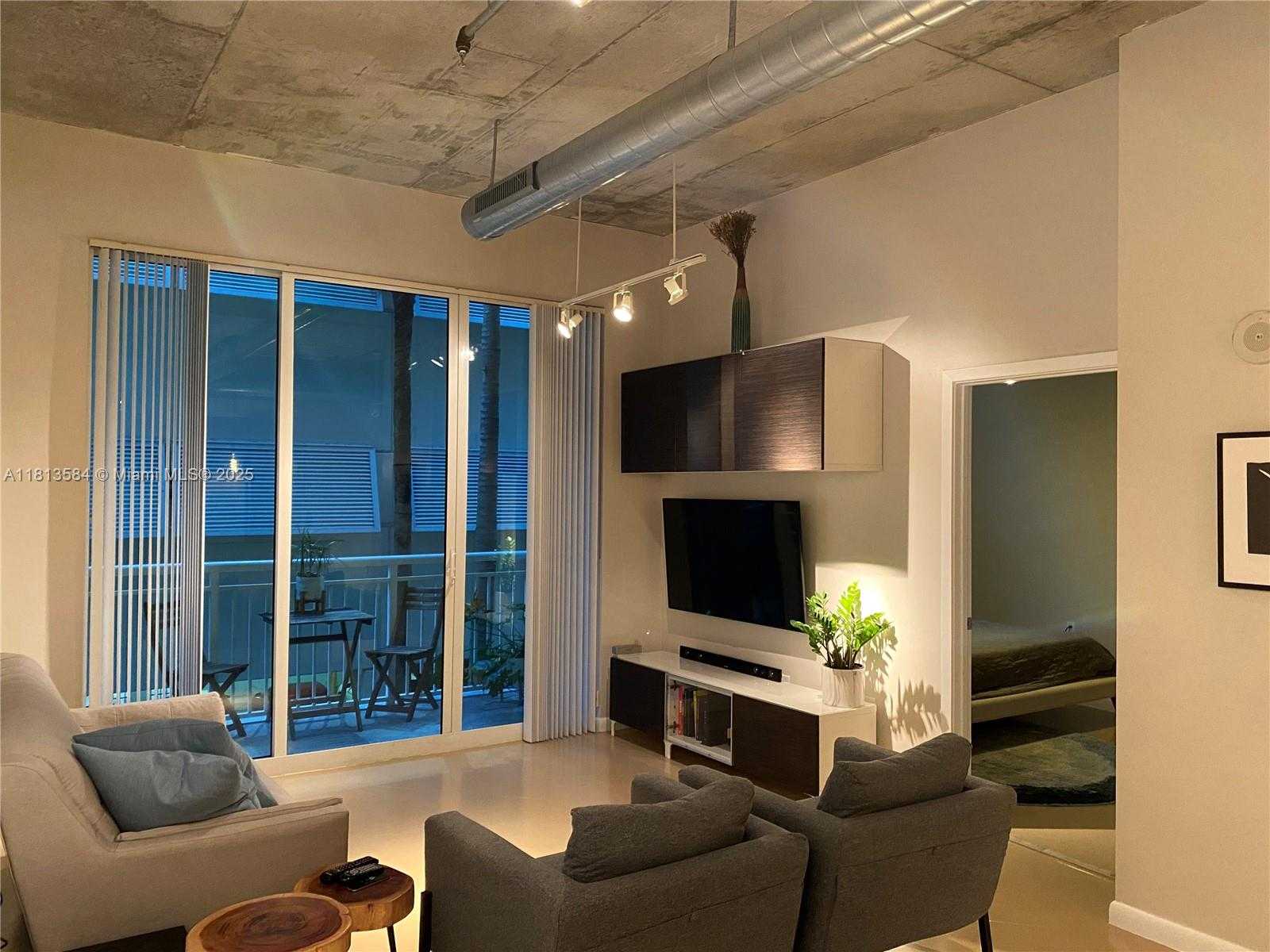 Small Image of 2001 BISCAYNE BLVD #3203, Miami Number 3