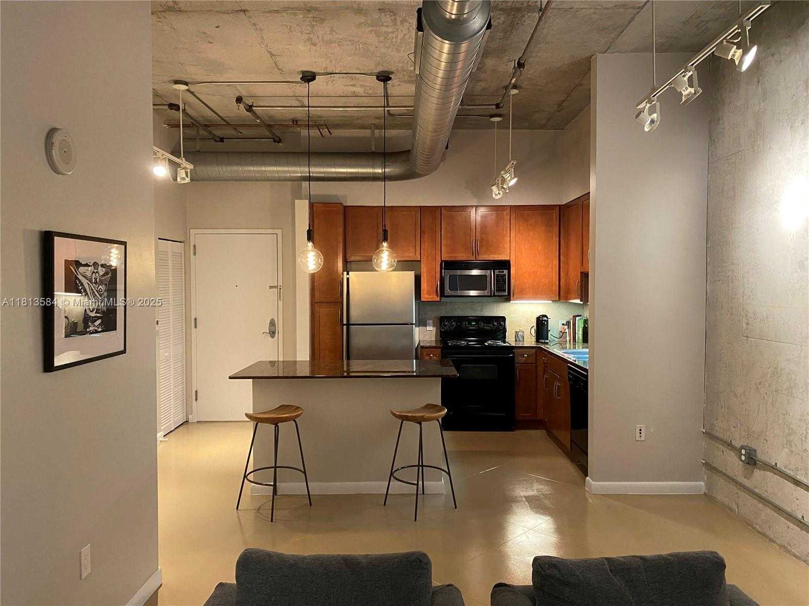 Small Image of 2001 BISCAYNE BLVD #3203, Miami Number 4