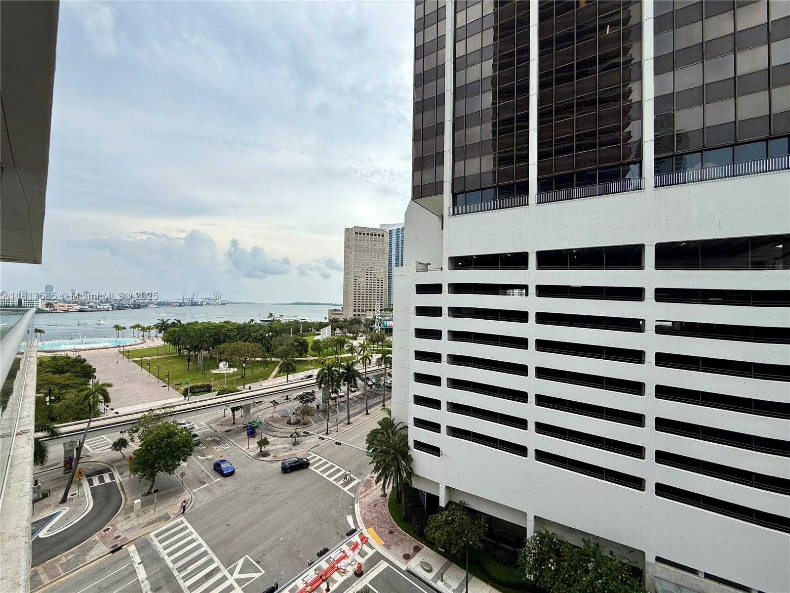 Small Image of 50 BISCAYNE BLVD #914, Miami Number 2