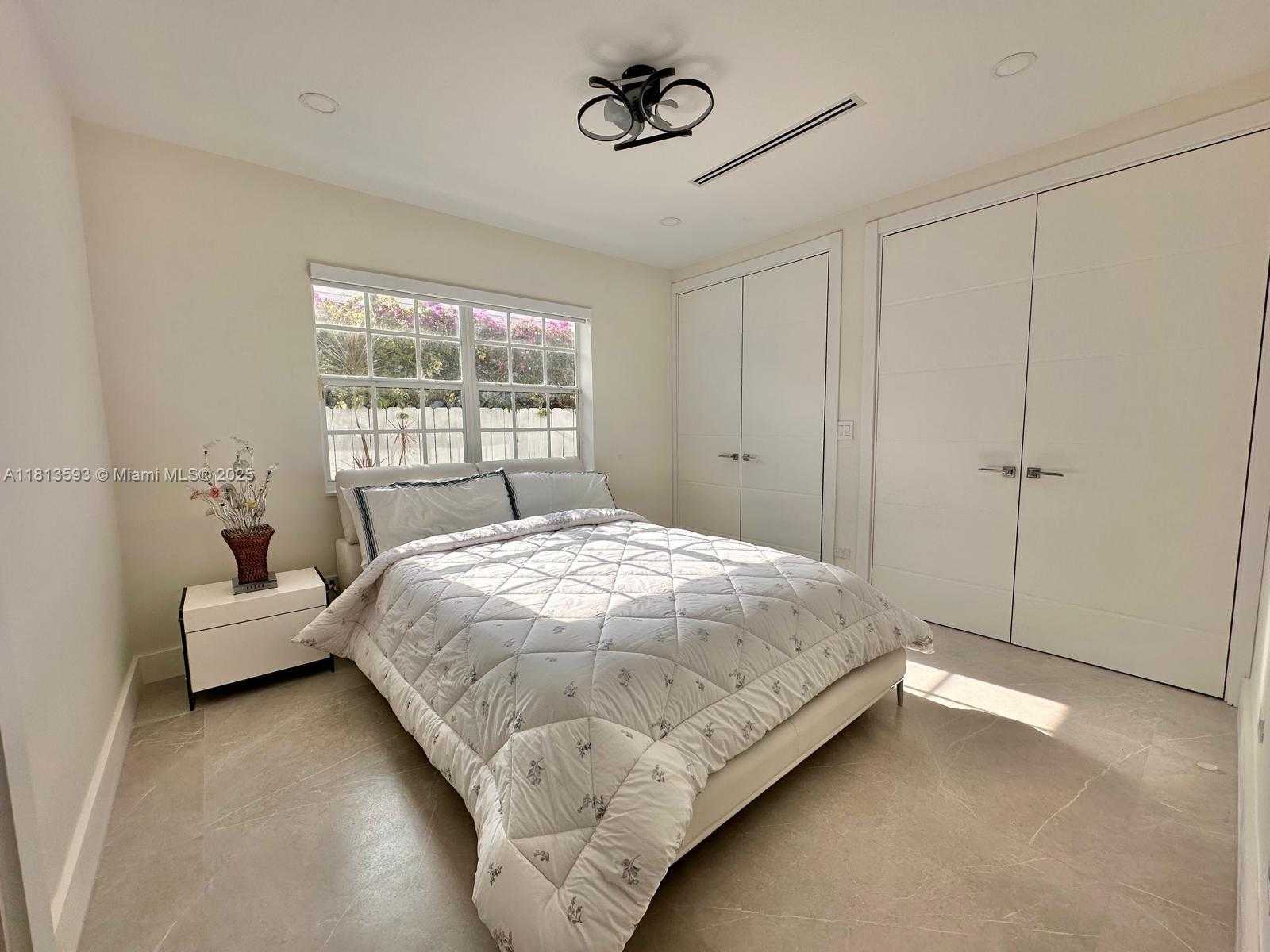 Small Image of 1380 STILLWATER DR, Miami Beach Number 18
