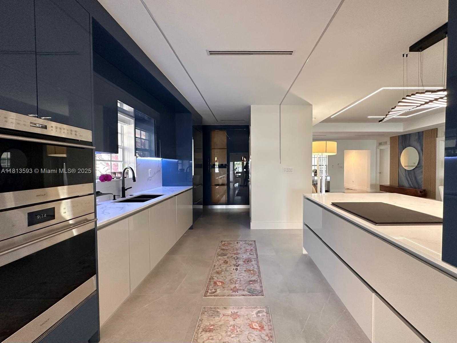 Small Image of 1380 STILLWATER DR, Miami Beach Number 5