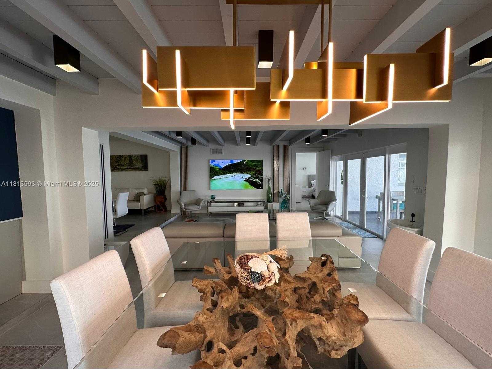 Small Image of 1380 STILLWATER DR, Miami Beach Number 7