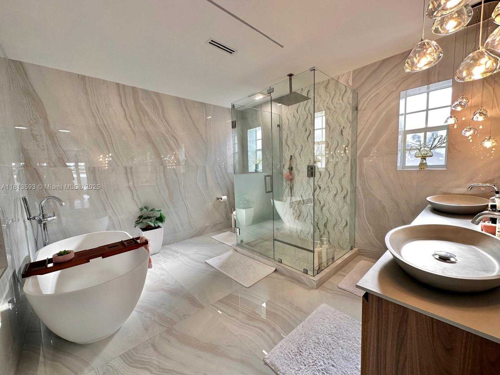 Small Image of 1380 STILLWATER DR, Miami Beach Number 8