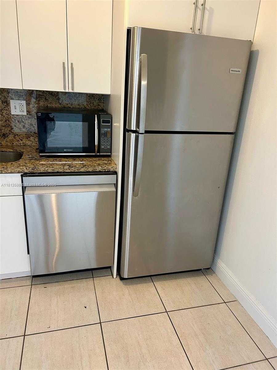 Small Image of 5241 GENEVA WAY #208, Doral Number 5
