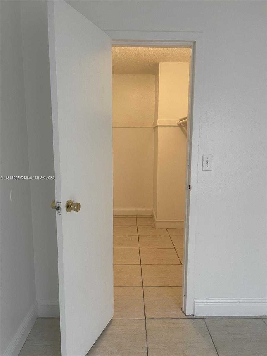 Small Image of 5241 GENEVA WAY #208, Doral Number 8