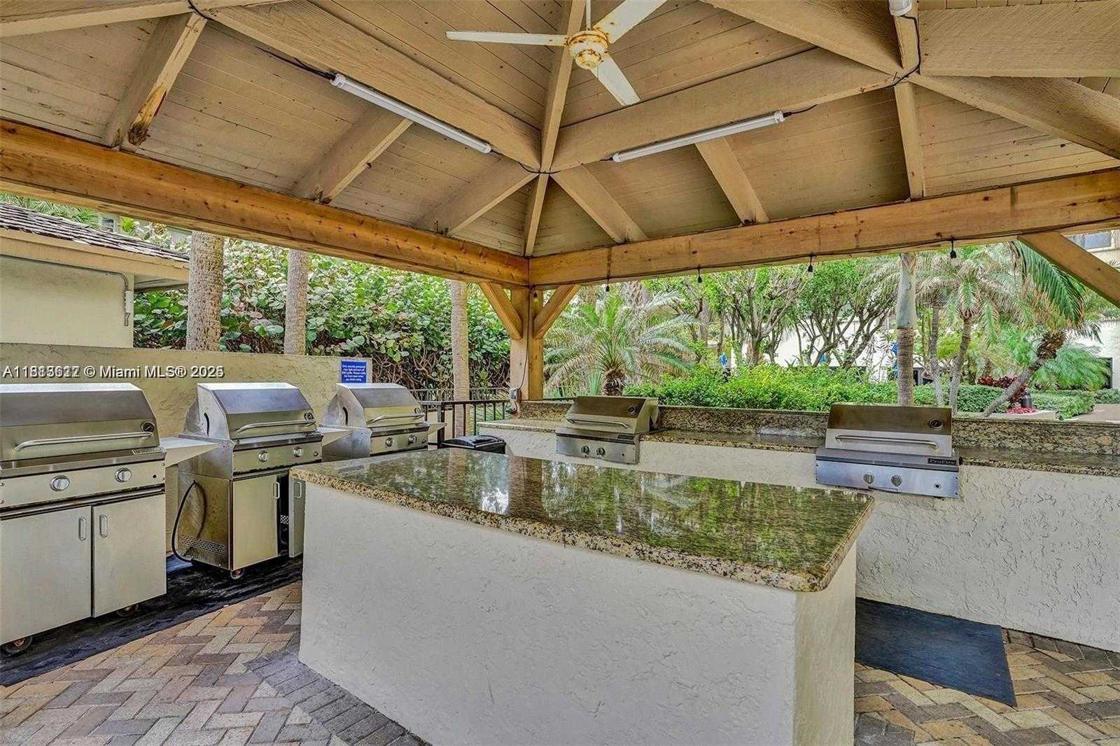 Small Image of 1800 SOUTH OCEAN BLVD #PH1507, Lauderdale By The Sea Number 25