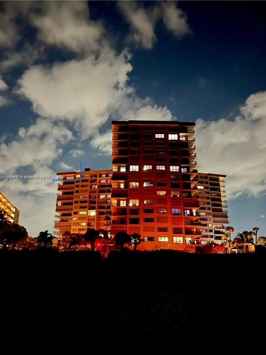 Small Image of 1800 SOUTH OCEAN BLVD #PH1507, Lauderdale By The Sea Number 39