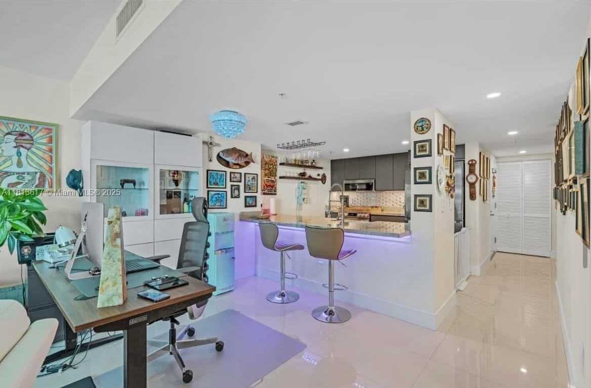 Small Image of 1800 NORTH BAYSHORE #2011, Miami Number 4
