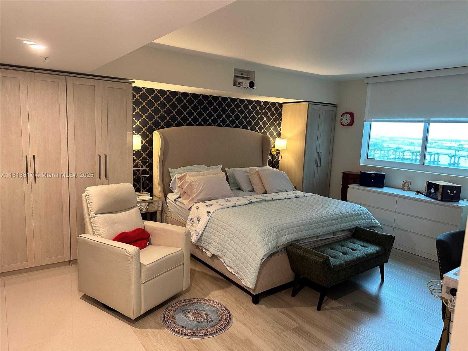Small Image of 1800 NORTH BAYSHORE #2011, Miami Number 7