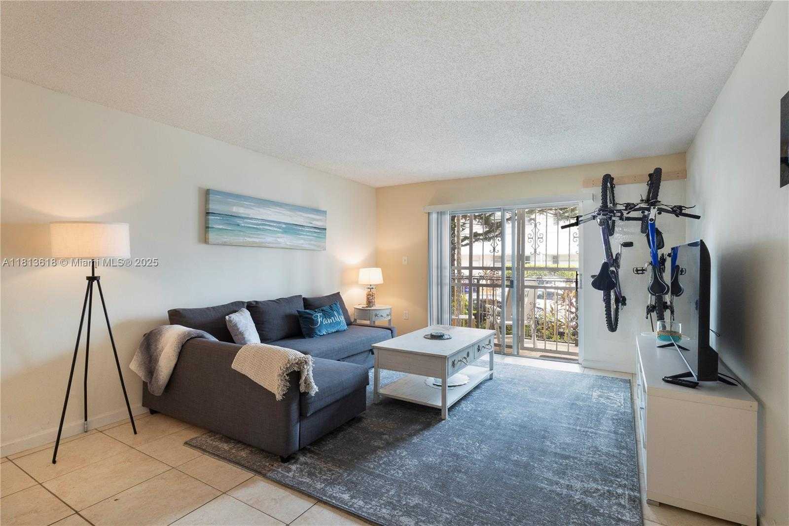 Small Image of 855 EUCLID AVE #10X, Miami Beach Number 3