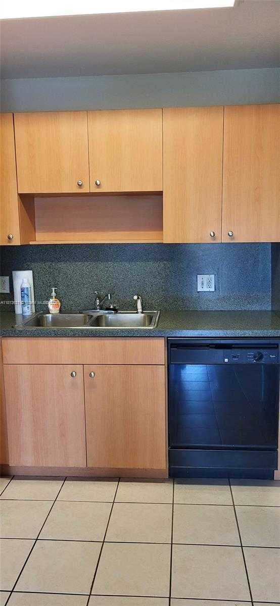 Small Image of 650 PALM AVE #4-B4, Hialeah Number 7