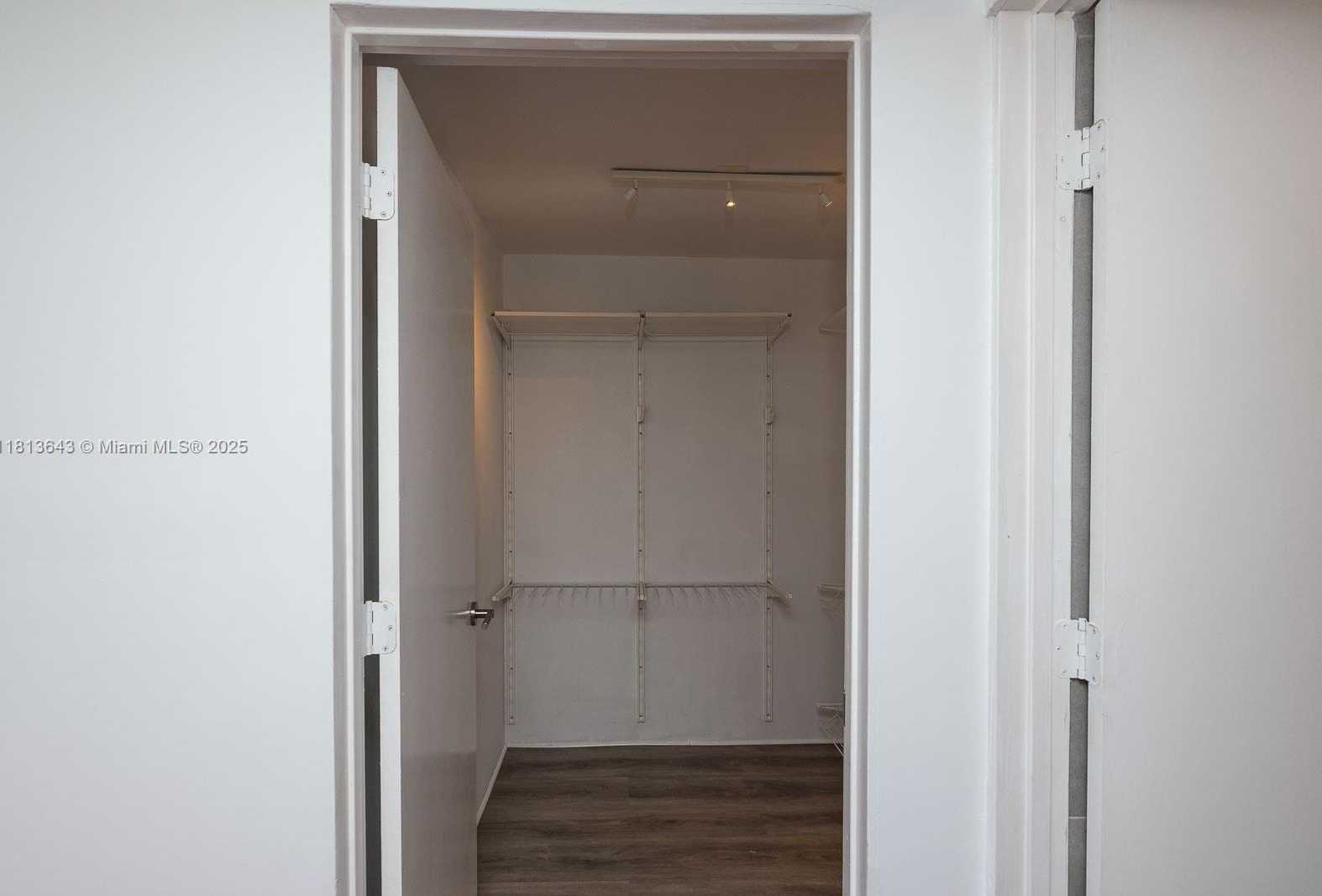 Small Image of 900 BAY DR #224, Miami Beach Number 24