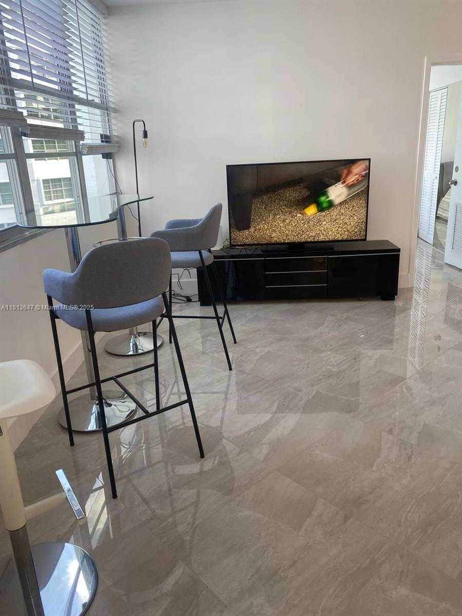 Small Image of 825 BRICKELL BAY DR #1244, Miami Number 15