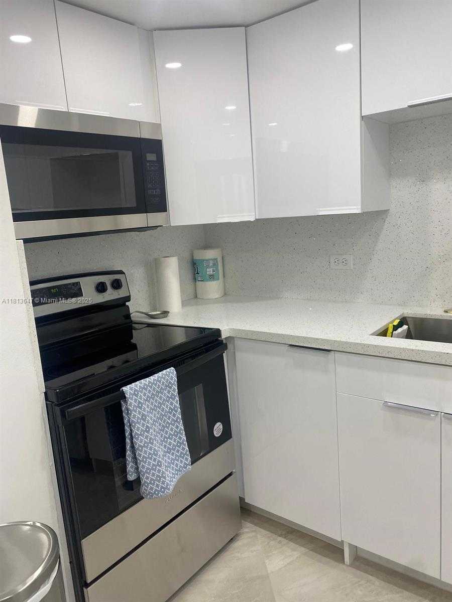Small Image of 825 BRICKELL BAY DR #1244, Miami Number 18