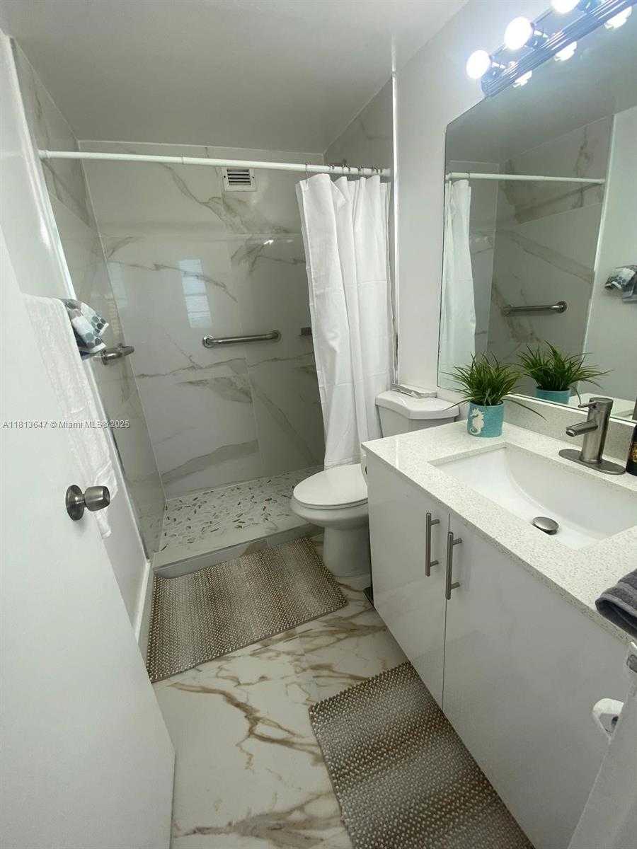Small Image of 825 BRICKELL BAY DR #1244, Miami Number 22