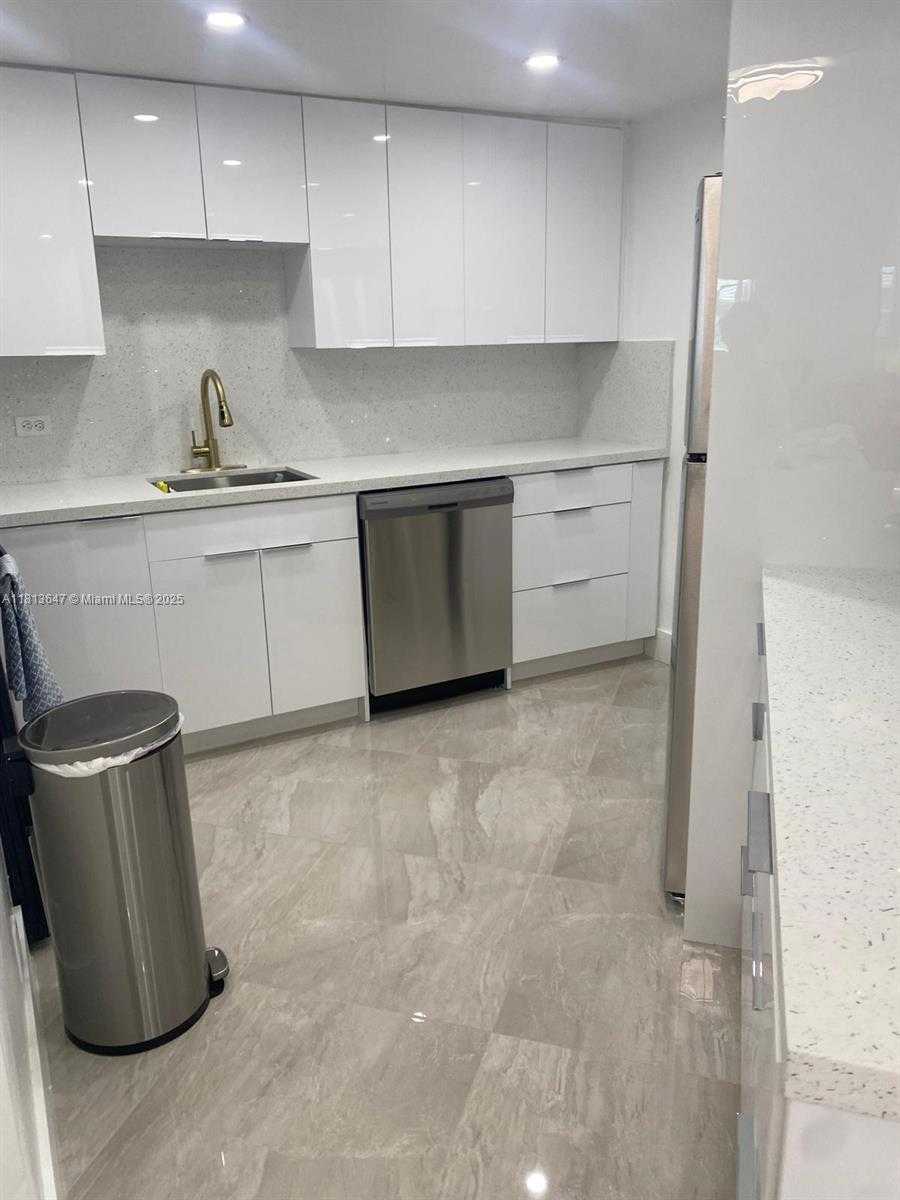 Small Image of 825 BRICKELL BAY DR #1244, Miami Number 3