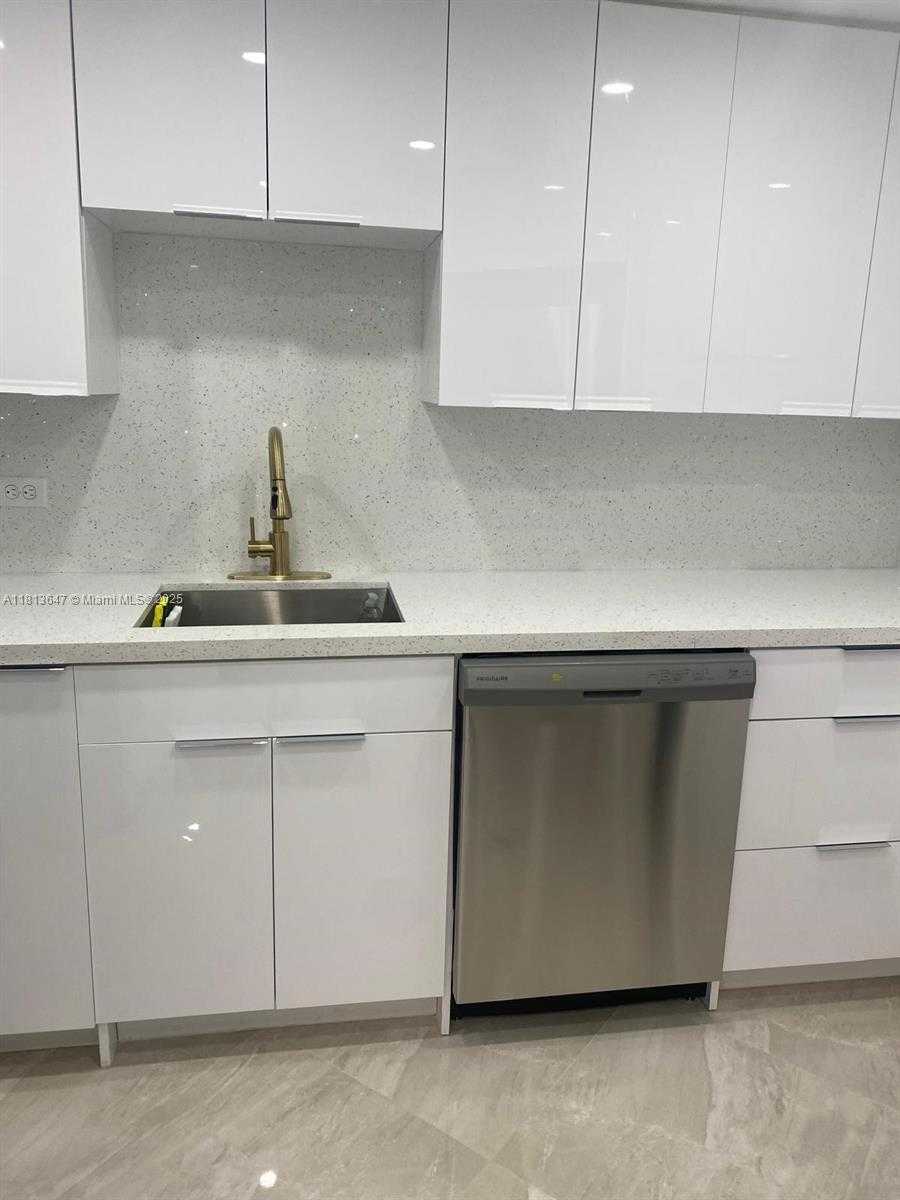 Small Image of 825 BRICKELL BAY DR #1244, Miami Number 7