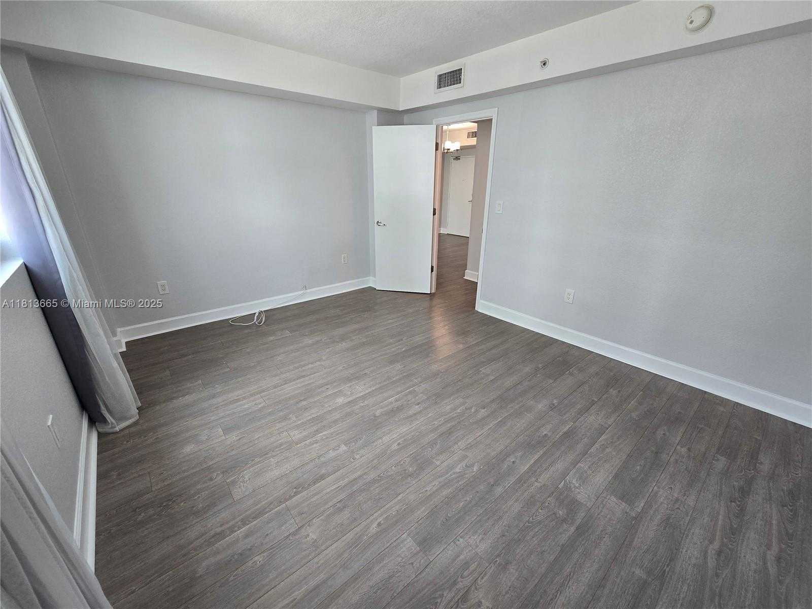 Small Image of 7501 EAST TREASURE DR #1A, North Bay Village Number 23