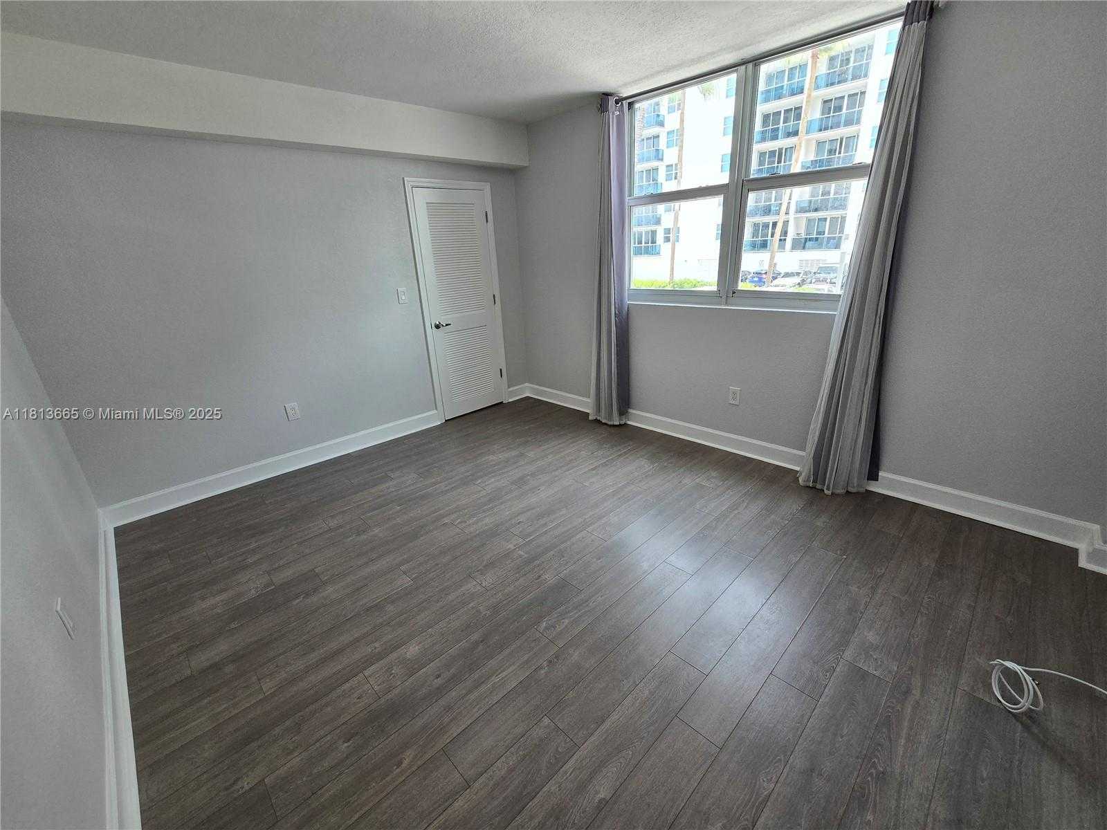 Small Image of 7501 EAST TREASURE DR #1A, North Bay Village Number 25