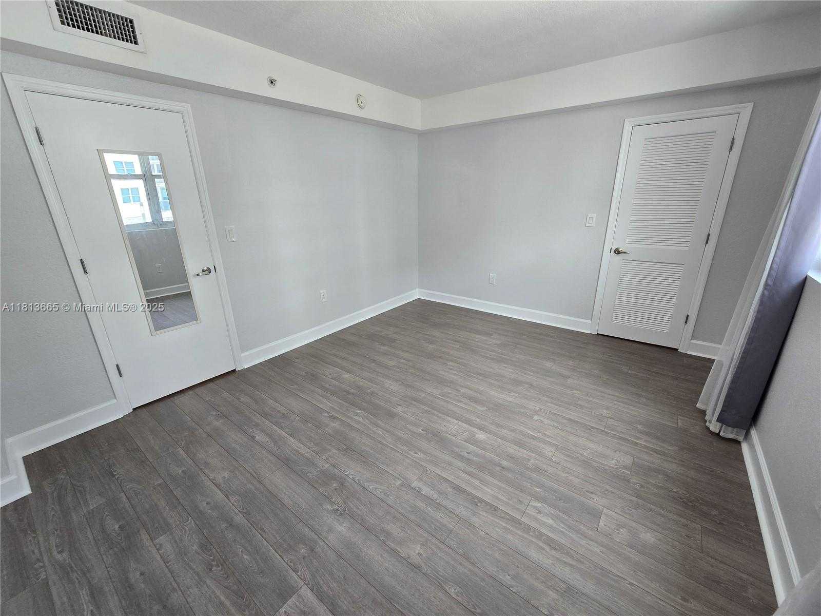 Small Image of 7501 EAST TREASURE DR #1A, North Bay Village Number 27