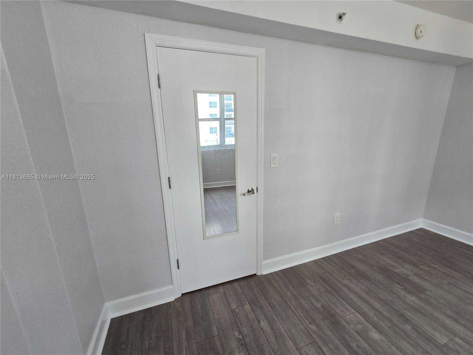 Small Image of 7501 EAST TREASURE DR #1A, North Bay Village Number 28