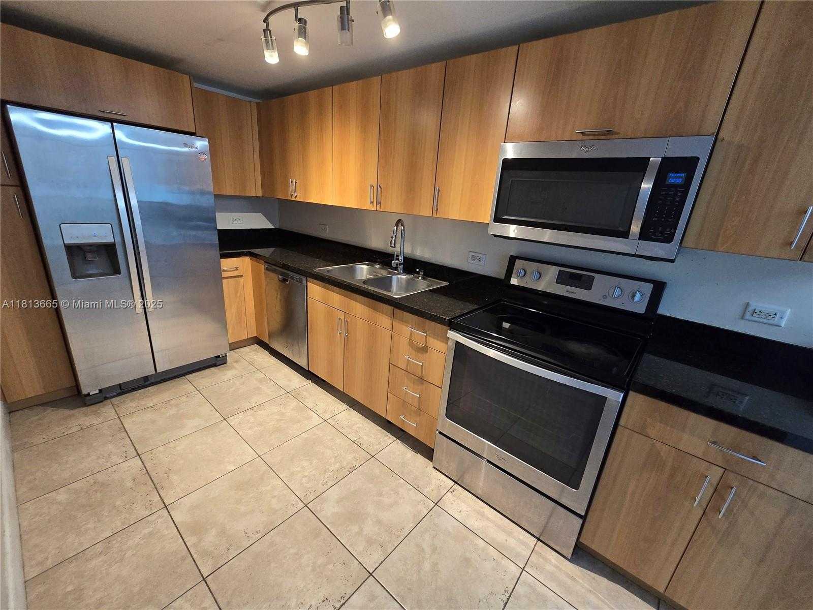 Small Image of 7501 EAST TREASURE DR #1A, North Bay Village Number 5