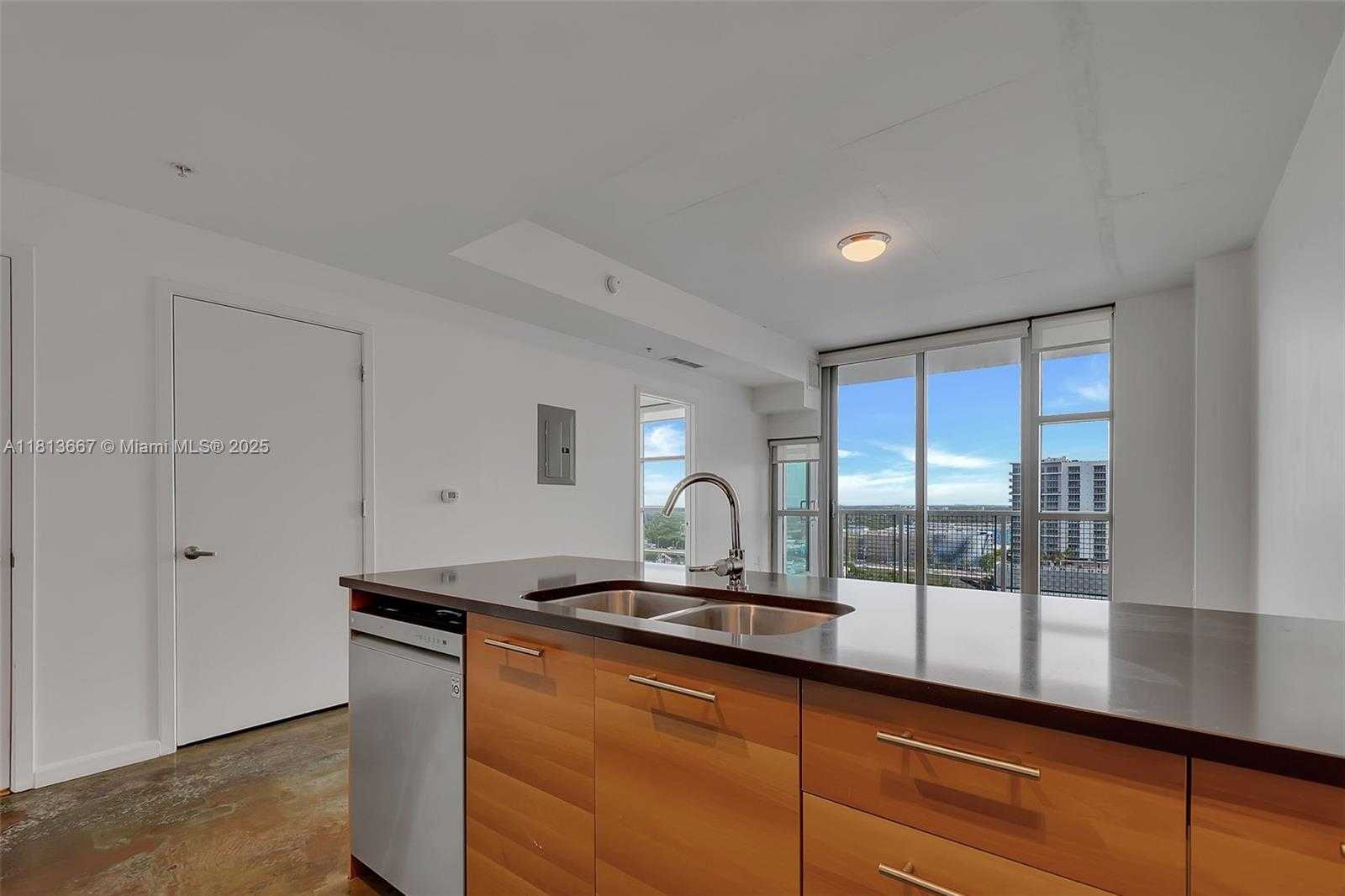 Small Image of 3301 NORTH EAST 1ST AVE #H1511, Miami Number 4