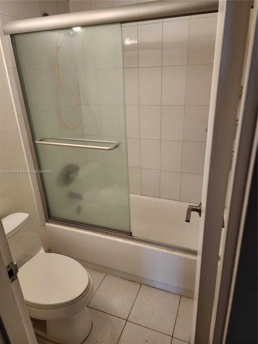 Small Image of 20100 WEST COUNTRY CLUB DR #508, Aventura Number 18