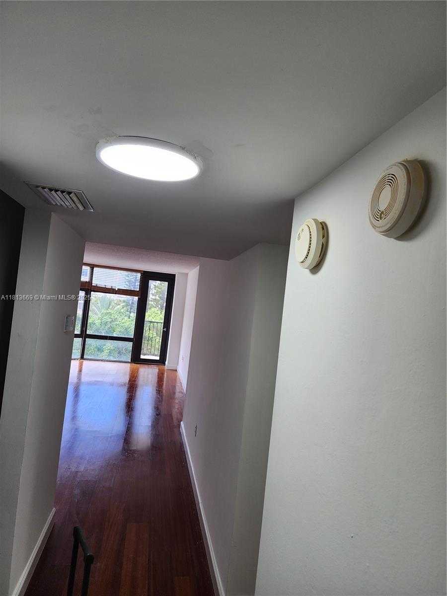Small Image of 20100 WEST COUNTRY CLUB DR #508, Aventura Number 24