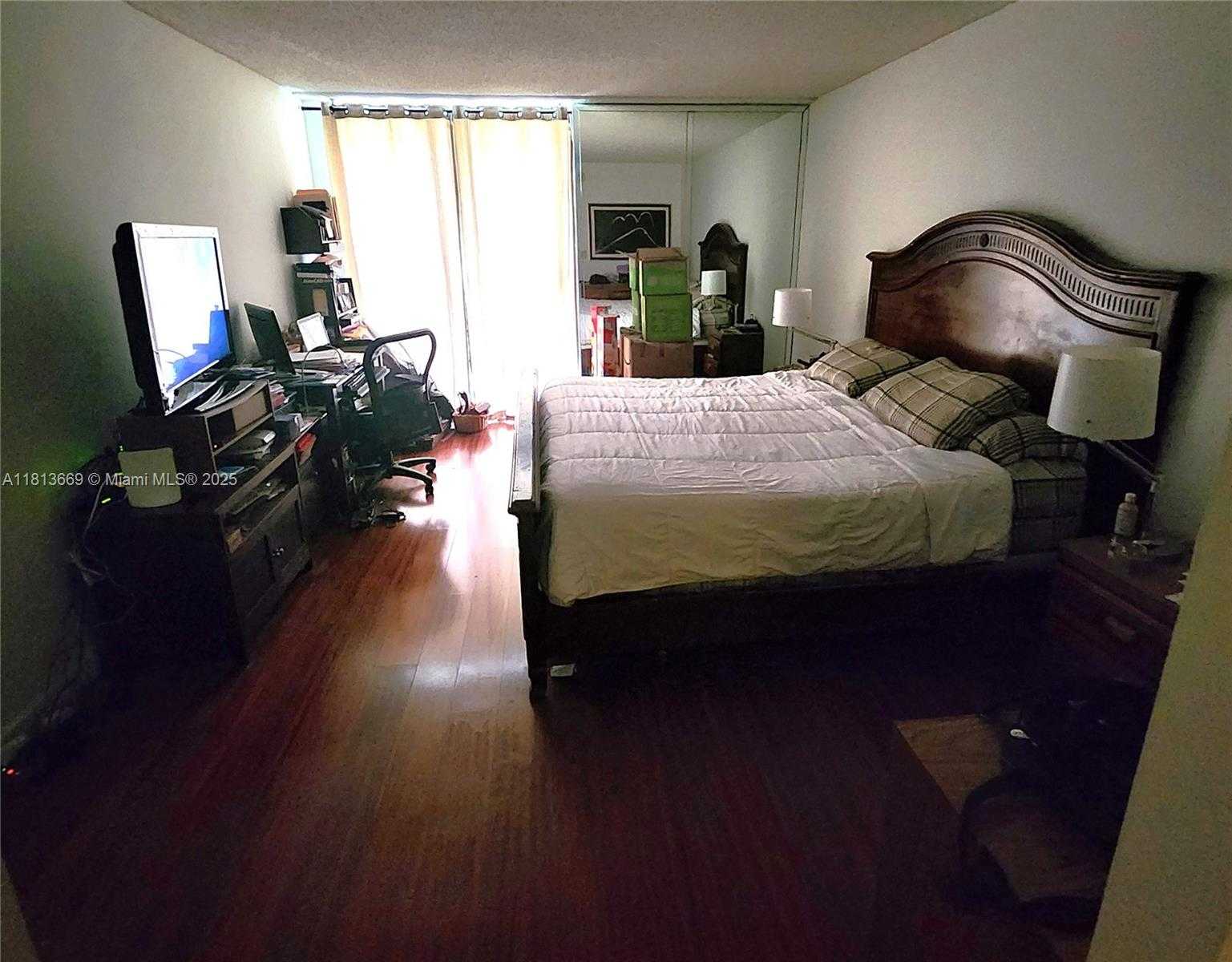 Small Image of 20100 WEST COUNTRY CLUB DR #508, Aventura Number 6