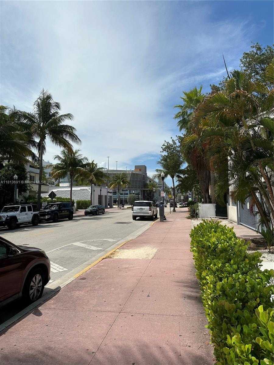 Small Image of 401 COLLINS AVE #11, Miami Beach Number 4