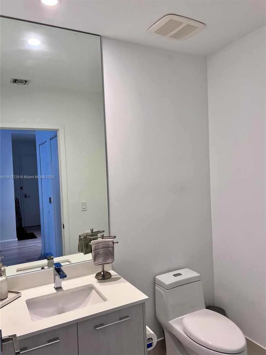 Small Image of 55 SOUTH WEST 9TH ST #4109, Miami Number 5