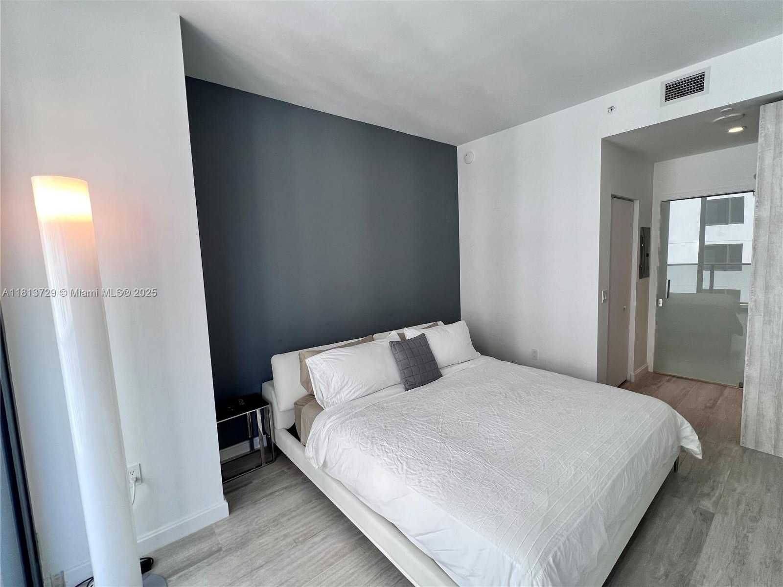 Small Image of 55 SOUTH WEST 9TH ST #4109, Miami Number 6